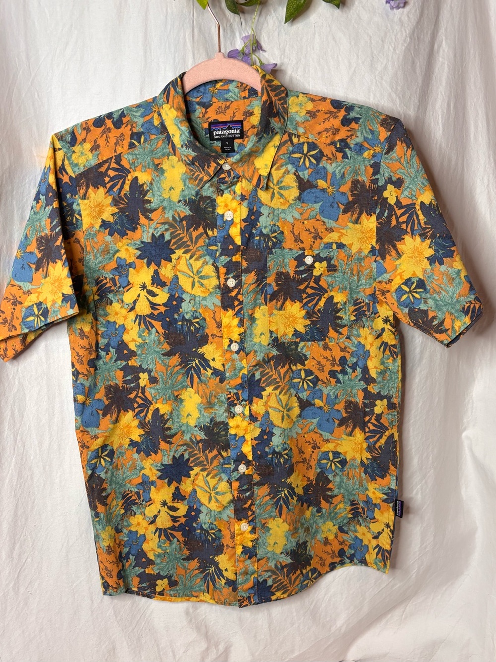 Patagonia Men’s Floral/Hawiisn Short-Sleeve Button-Up Go To Shirt